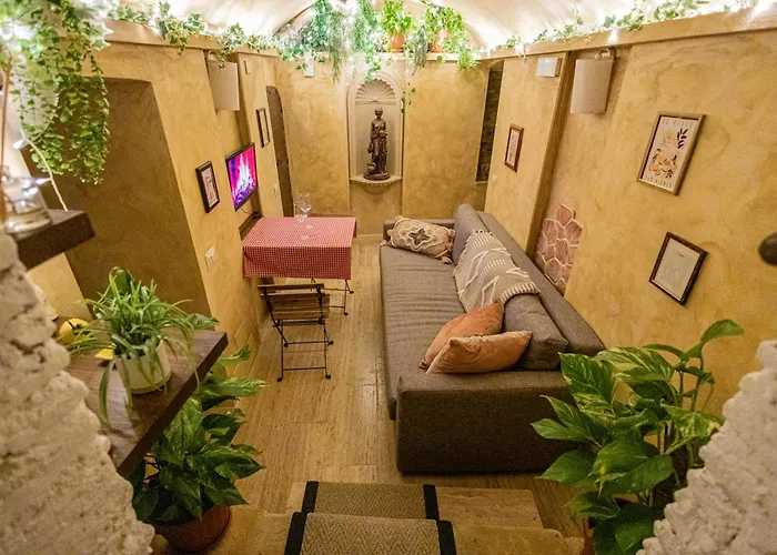 Апартаменты Charming Private Underground Retreat Self Check-in B Рим