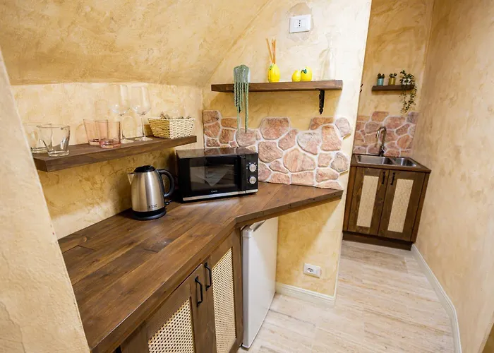 Апартаменты Charming Private Underground Retreat Self Check-in B Рим