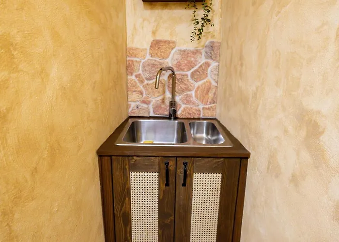 Charming Private Underground Retreat Self Check-in B Апартаменты Рим